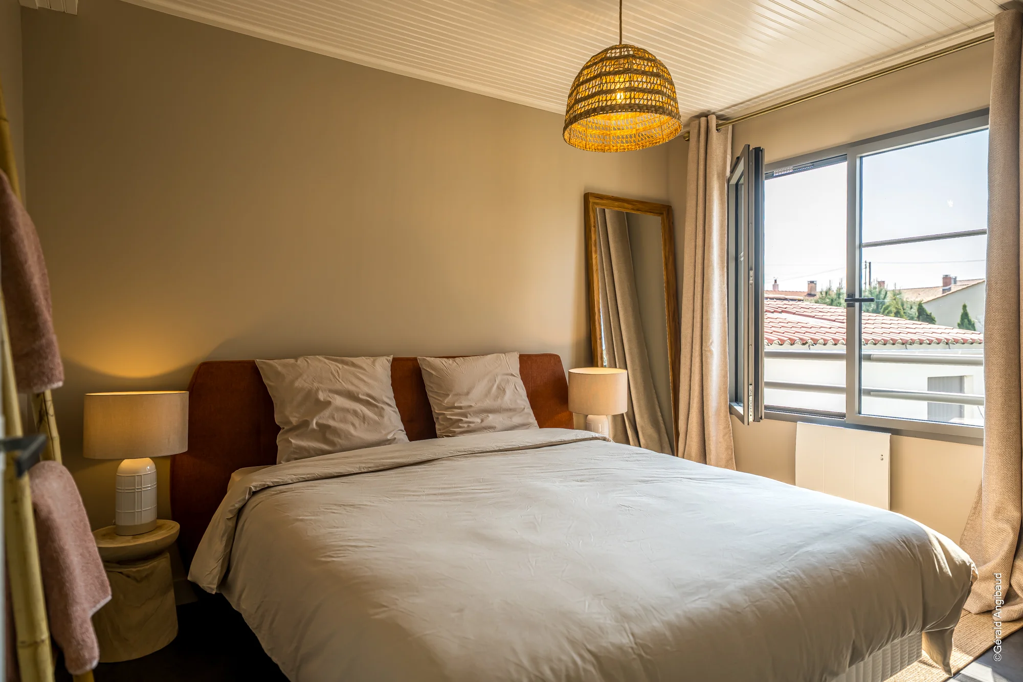 Chambre double lumineuse transformable en lits jumeaux