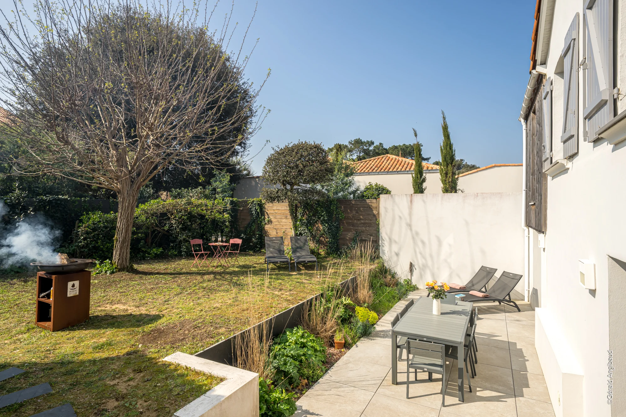 Cuisine ouverte et pièce de vie spacieuse pour 8 personnes